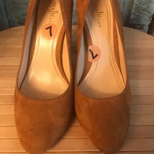Cole Haan camel suede pumps
